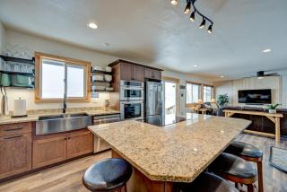 Buena Vista Mountain Retreat - Ultimate Privacy with Spa & Unbeatable Views - 3