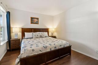 Waters Edge 310 - 7