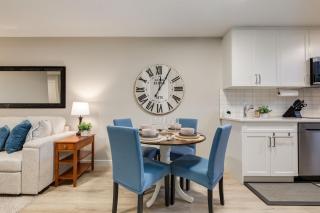 Newly Built Private Suite - Central Location, Full Kitchen, Full Laundry, Work Station & Soaker Tub - 5