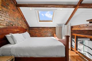 Vintage loft residence with Open-plan mezzanine's - 8