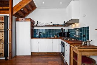 Vintage loft residence with Open-plan mezzanine's - 4