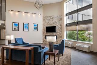 Comfort Inn & Suites Indianapolis Northwest - College Park - 3