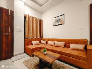 UrbanBliss Harmony Cozy Luxury 1BHK Premium stay couple friendly - 6