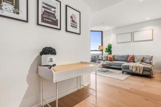 Elegant 3BED 2BATH Sub-Penthouse with car space - 4