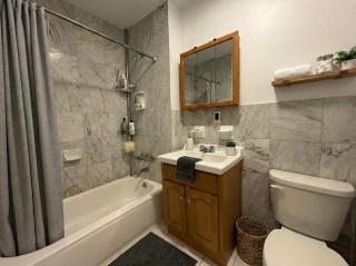 Hudson Crown Suites - 9