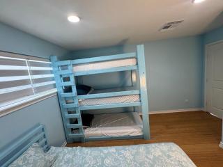 Salty Fins - Beachfront - Large Group Welcome - 5