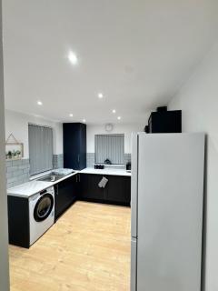 Liverpool Dockside 4-bed House - 0