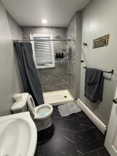 EwrBnb - Private Bedroom in Spacious Shared Apartment - 2 - 8