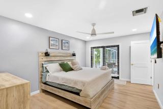 4BR Getaway Near Beach & Village Sleeps 8 - 2