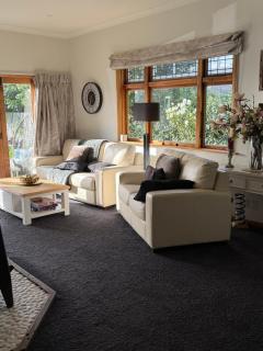 Peaceful Homestay 7 Minutes from Christchurch Airport - 2