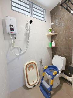 Cozy Homestay 6-10pax Double storey - 4