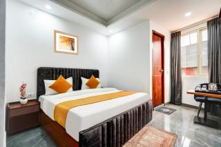 Hotel The Evergreen - 0