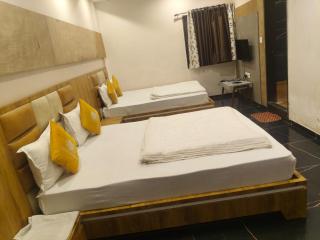 hotel leela residency - 1