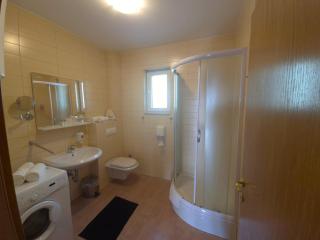 SeaLuxe Apartments with Heated Pool and Sea View - 4