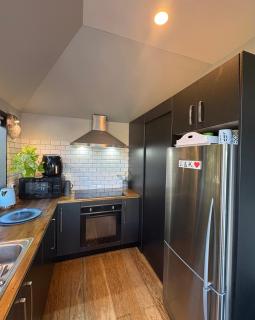 Sun Views Forest yet close to town - 2