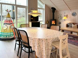 Family-Friendly Wooden House Near Liseleje Beach - 4
