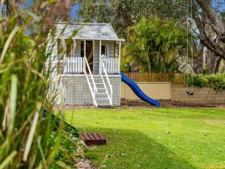 River Cottage, Absolute Waterfront Family and Pet Friendly Escape - 9