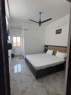 Satyamev Grand Inn - 7