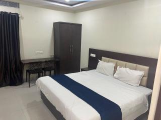 Townhouse Kanithi Road Formerly RR Function Hall Luxury Rooms - 5
