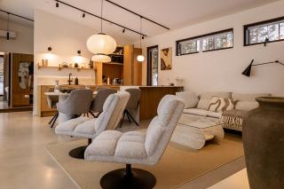 New Luxury Villa by the Sea with Panoramic Views - 1