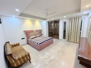 Luxury 4BHK stay in Rajouri Garden - 9