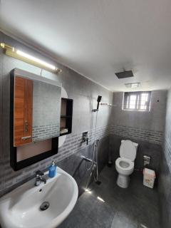 Bashundhara 1BR AC Suite Near Airport - 4