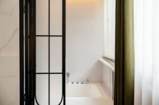 Cavalier Hotel Chongqing - 4