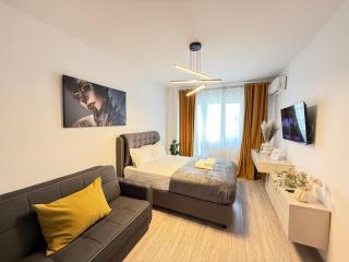 Q Executive Studios - Palas Mall Signature Collection - 3