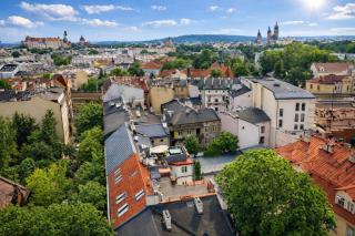 Old Town Apartment with Private Rooftop Jacuzzi and the Sky Views ! Balcony AC WiFi Parking - 2