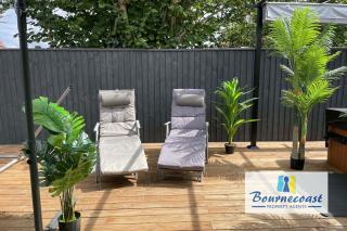 LITTLE GEM by BOURNECOAST - A Spacious Bungalow with a HOT TUB in the Garden - HB10694 - 9