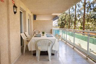 Playa, sol y vida en Salou - PortAventura - 8