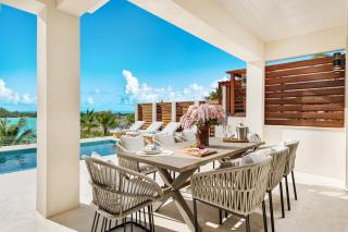 Evie 4BR Modern Villa w Pool Kayaks & Access to Beach - 8