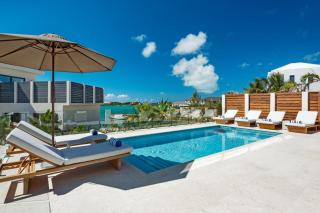 Evie 4BR Modern Villa w Pool Kayaks & Access to Beach - 7