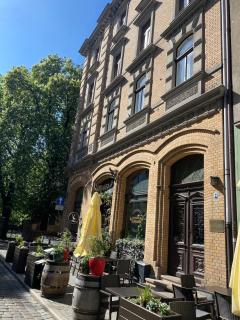 A space with history right next to the Cathedral - 1