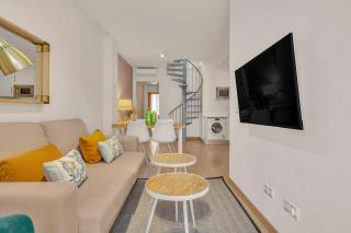 Central Duplex & Terrace Views by ELE Apartments - 2