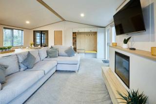 Mulberry Lodge with Hot Tub - York - 7