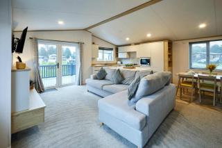 Mulberry Lodge with Hot Tub - York - 5