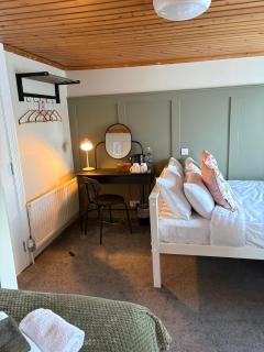 The Boutique Bungalow - 8