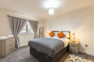 Bright 1 Bed Harbour-side Apartment w Sea Views - 8