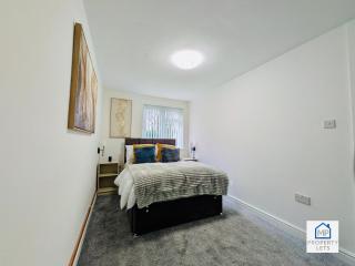 South Liverpool Stylish Stay Near Woolton & Gateacre - 9