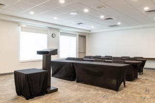 Hilton Garden Inn Portland Airport - 2