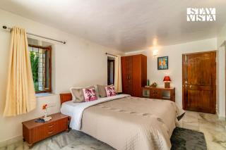 StayVista at Mangal House by the Lake with Lawn, BBQ - 2