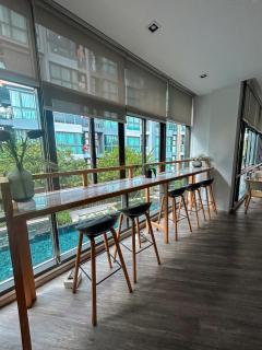 Luxury apartment near On Nut BTS station with swimming pool - 2
