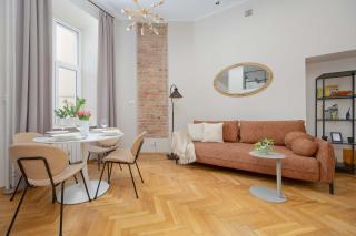 Unique Studio with Mezzanine for 4 Guests in an Ideal Location by Noclegi Renters - 9