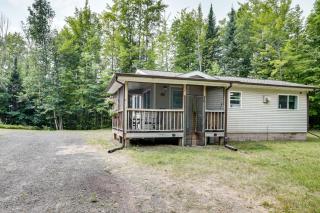 Tiny Woodland Cottage Retreat with Yard in Pelkie - 5