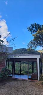 Loft com vista panorâmica em área de 2000m2 e piscina imensa na propriedade - Teresópolis - 9