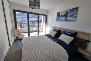New designer apt with stunning Briançon views - 9