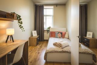 Families & Large Groups - 6 Bedrooms - 11 Guests - Central Location - 1