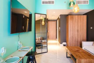 Industrial Chic Apartment Near AUH airport and Yas Island 2 - 5