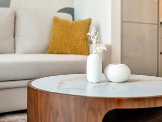Royal Vista - Stunning 1BR apartments with 5 Star Amenities - 2